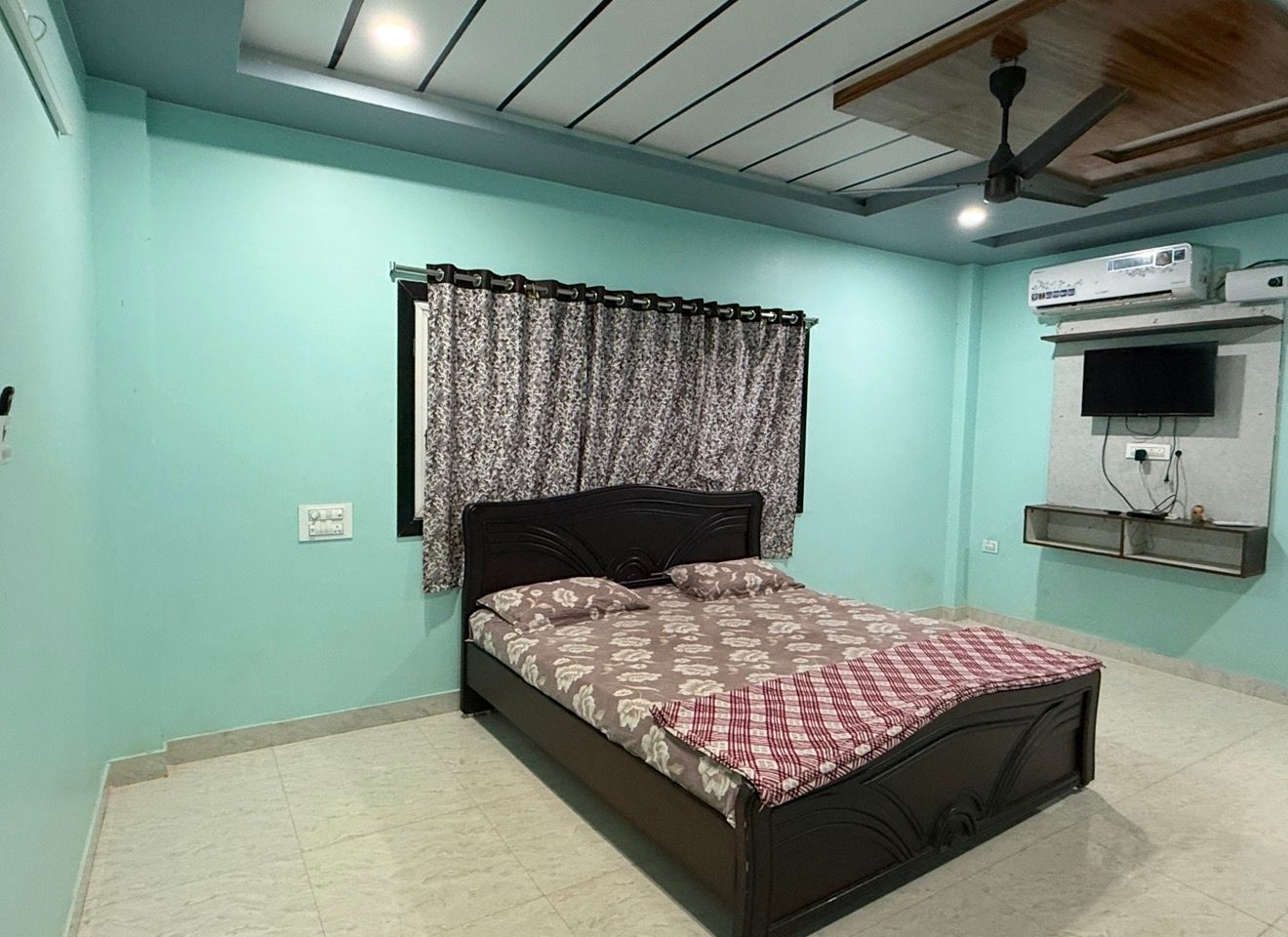 Lake Side Resort  image 3